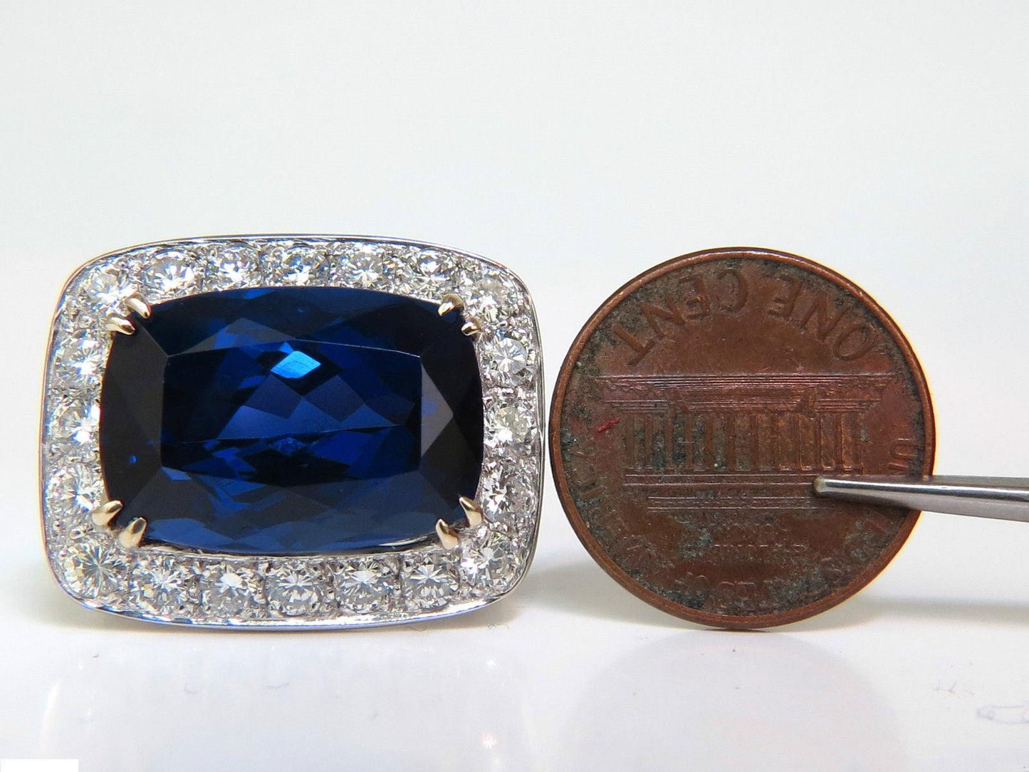 20.45ct GIA Certified Magnificent Natural Tanzanite Ring 18kt Gold 10038
