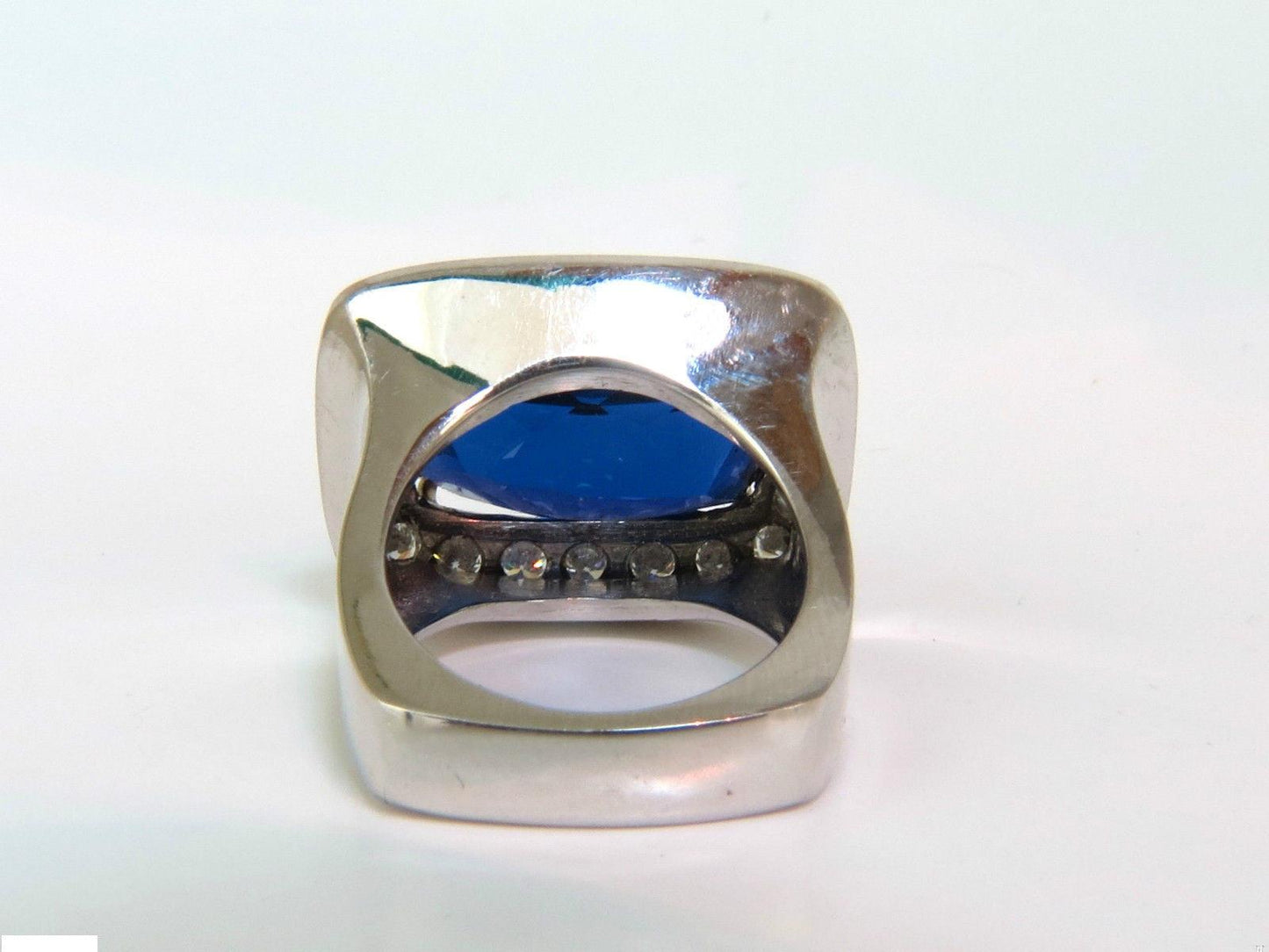 20.45ct GIA Certified Magnificent Natural Tanzanite Ring 18kt Gold 10038