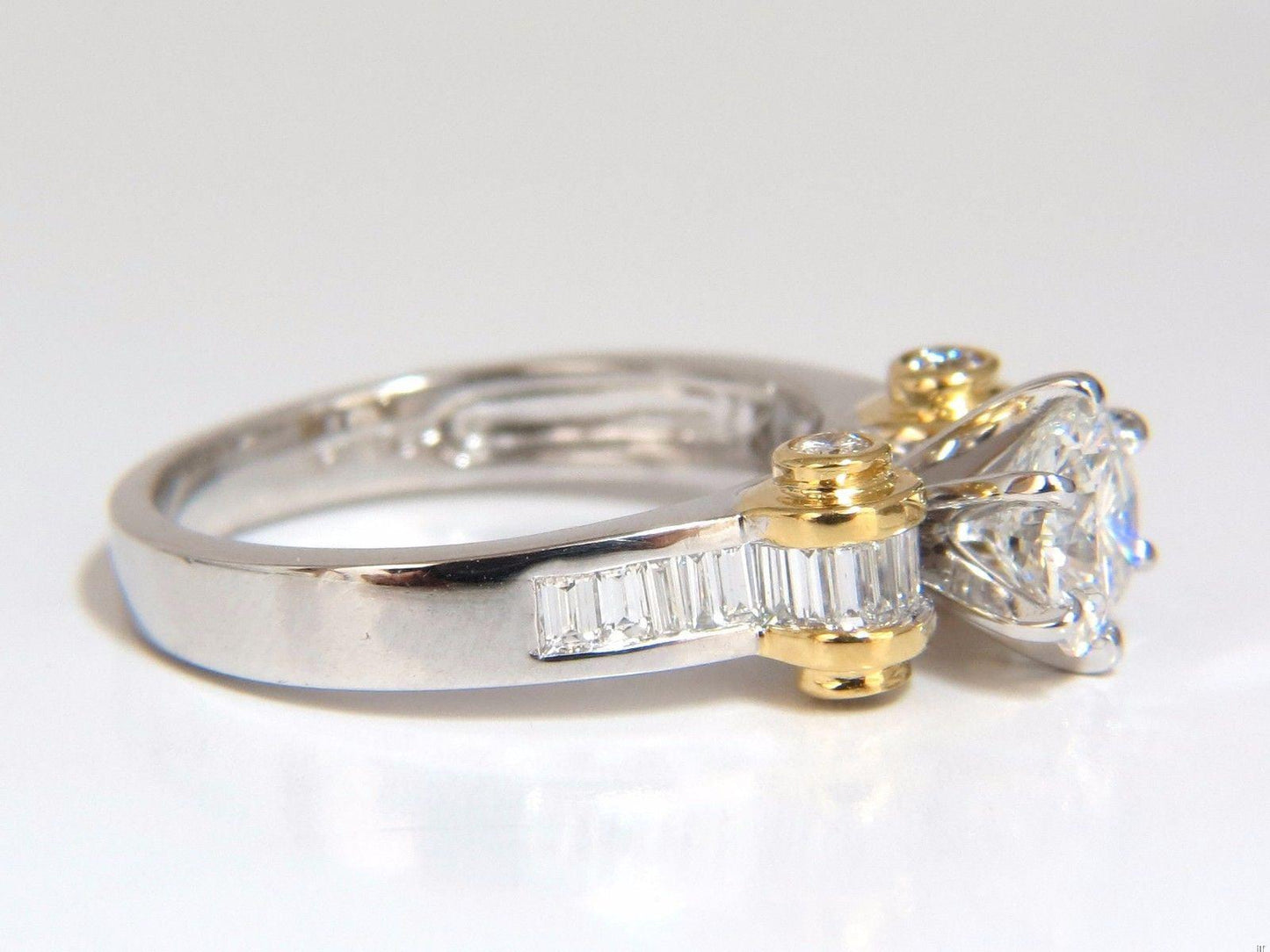 GIA Certified 2.41ct natural cushion cut baguettes diamond ring platinum E/Vs2