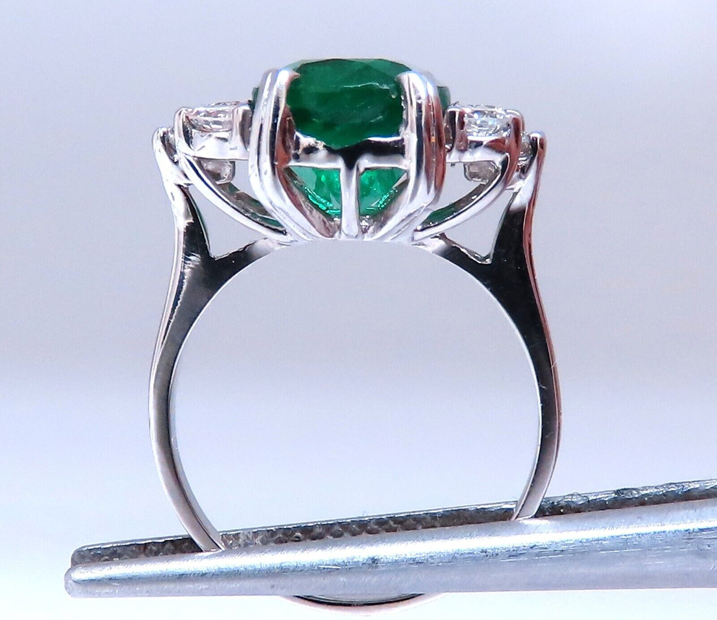 Emerald Diamonds Ring 14kt 4.07ct Natural Oval Brilliant