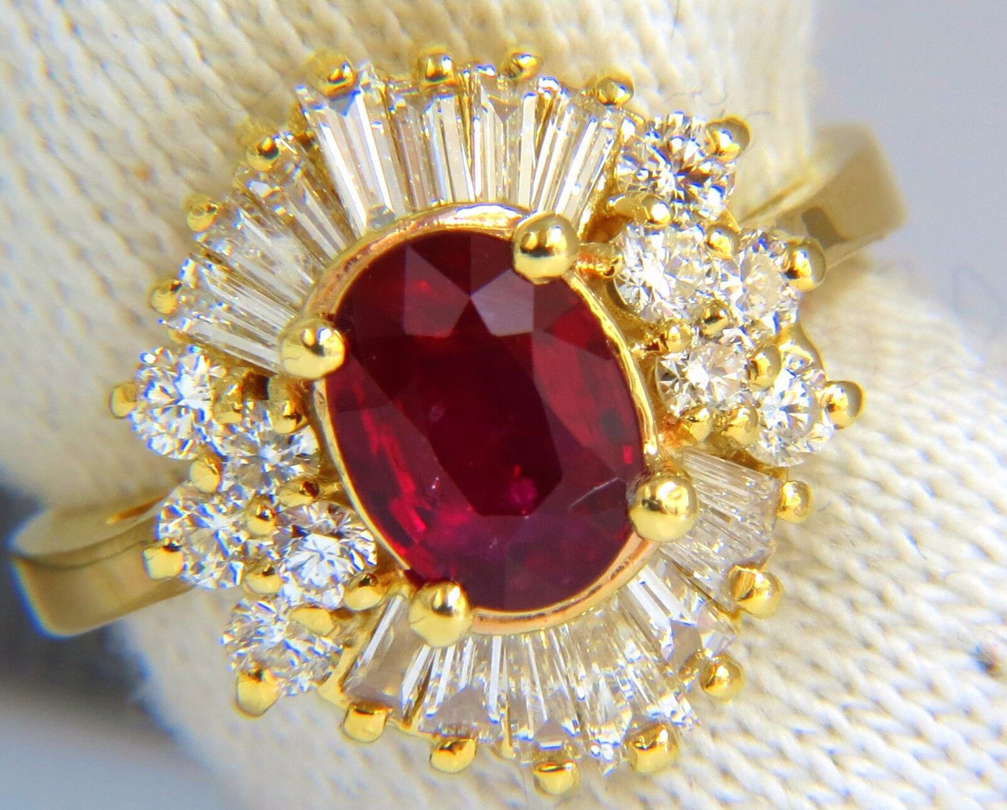 GIA Certified 1.42ct No Heat Mozambique Ruby Diamonds ring 18kt Gold