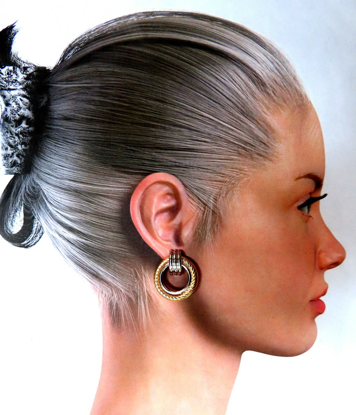 14kt Gold Textured Rope Twist Knocker Circle Earrings *v