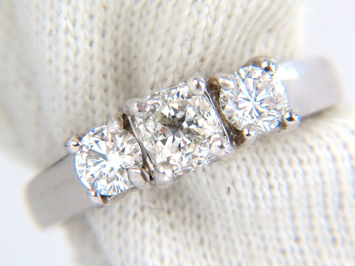 1.08CT CLASSIC THREE NATURAL CUSHION & ROUNDS DIAMOND RING 14KT *v