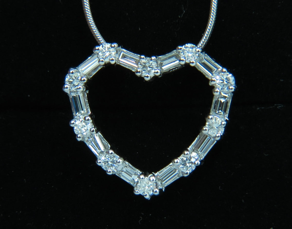 1.10CT DIAMONDS HEART PENDANT 14kt G VS 19'' 20X18MM *v
