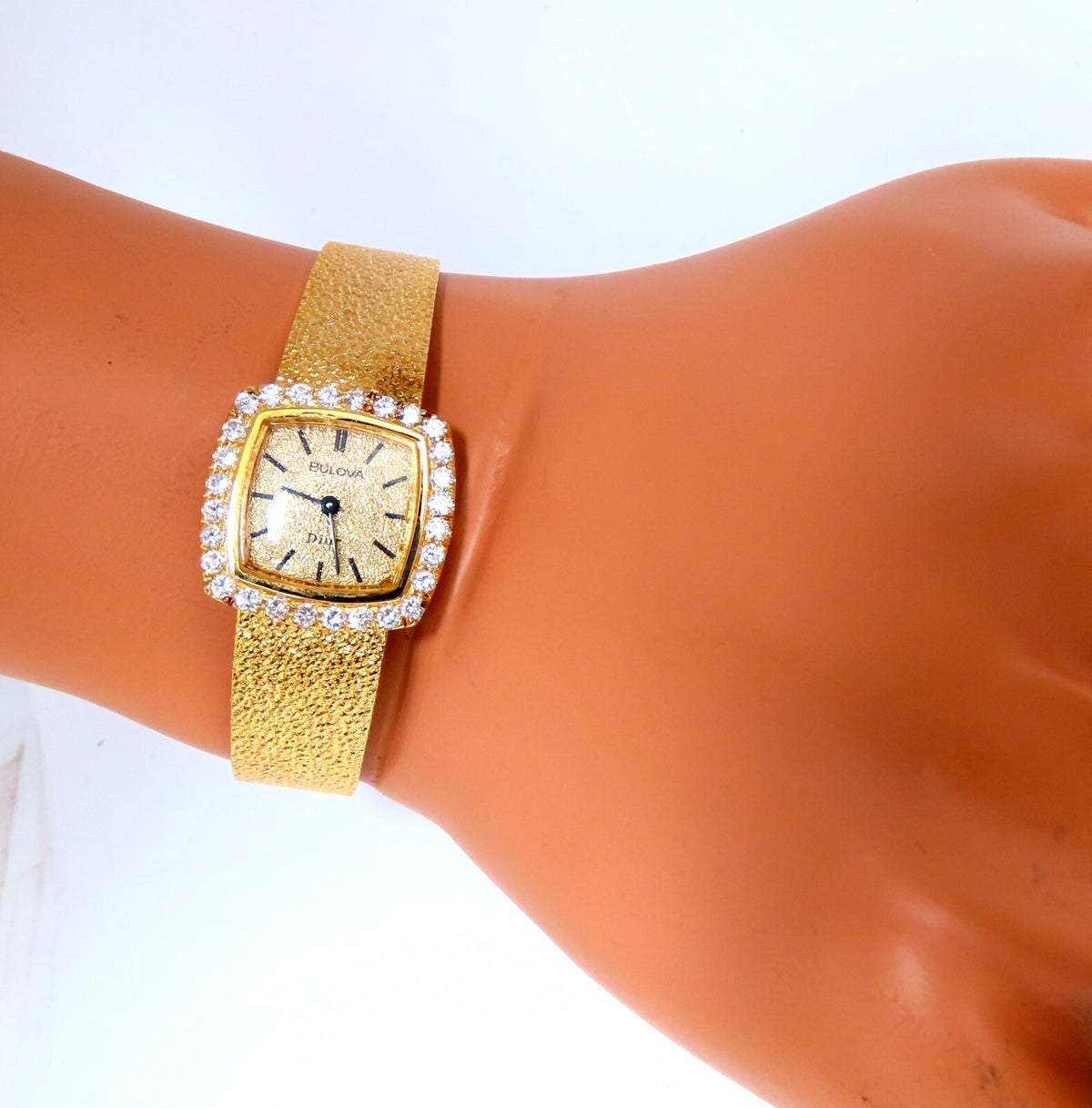 Bulova Dior Vintage Ladies 14kt Gold Watch Diamond Dial *v