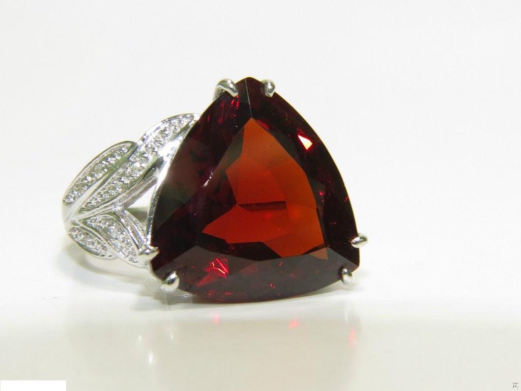 Triangular-Cut Garnet Ring with Natural Diamonds 14kt