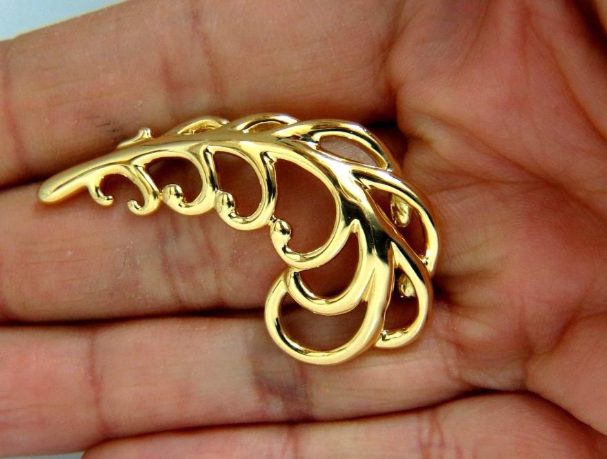 18 Karat Gold Floral Brooch Pin 54487