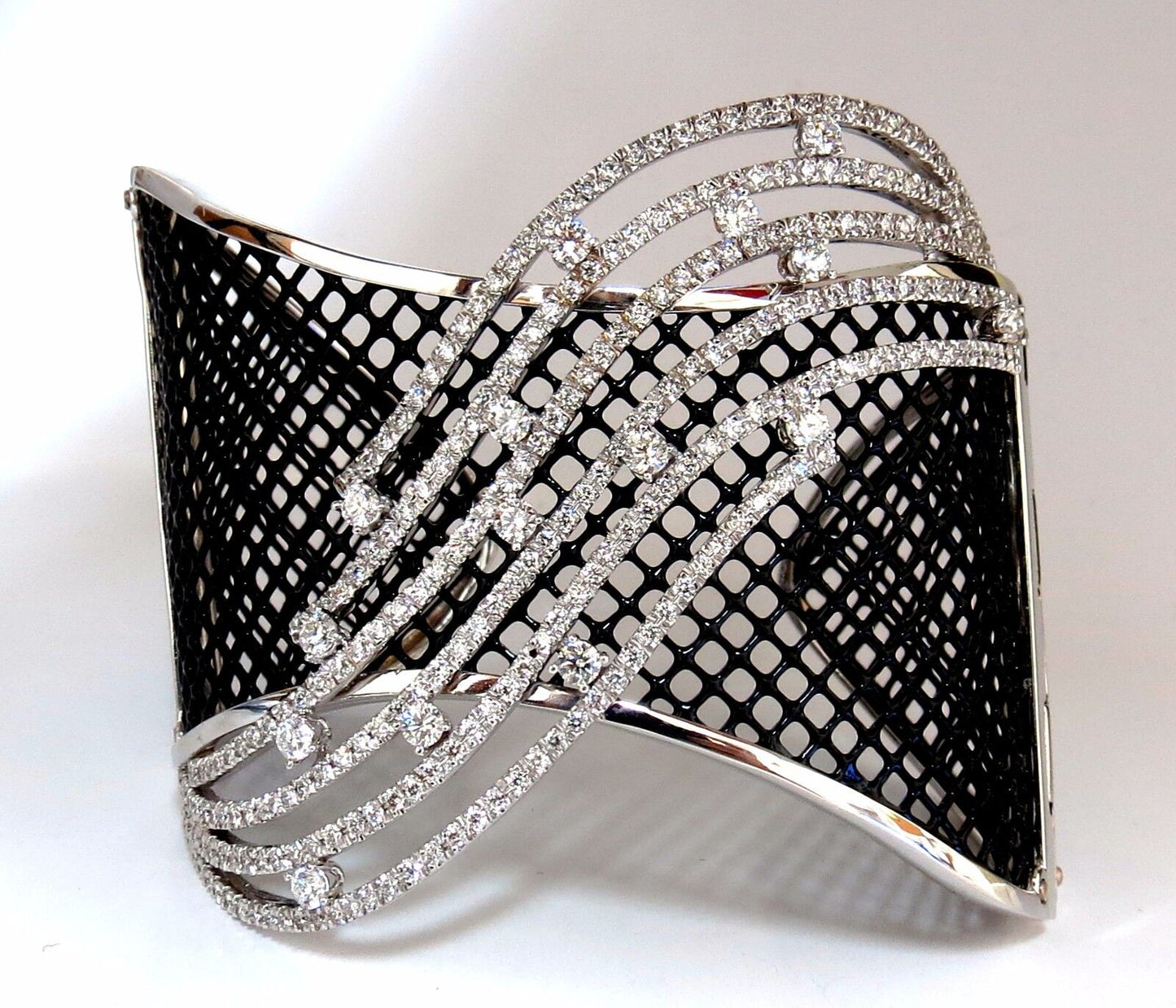 4.30ct Diamonds Bangle Cuff Bracelet 18kt Fish Net Grill Blackened Spring Hinge