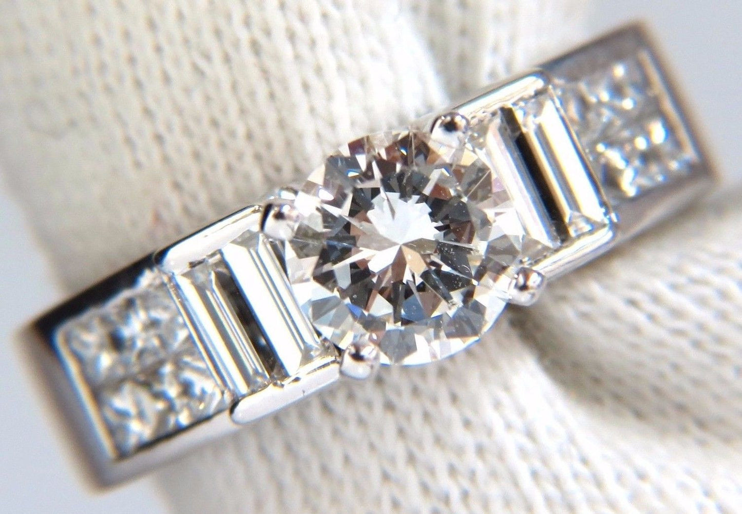 GIA Certified 1.02ct & 1.10ct round diamond baguette princess ring e/vs2 18kt