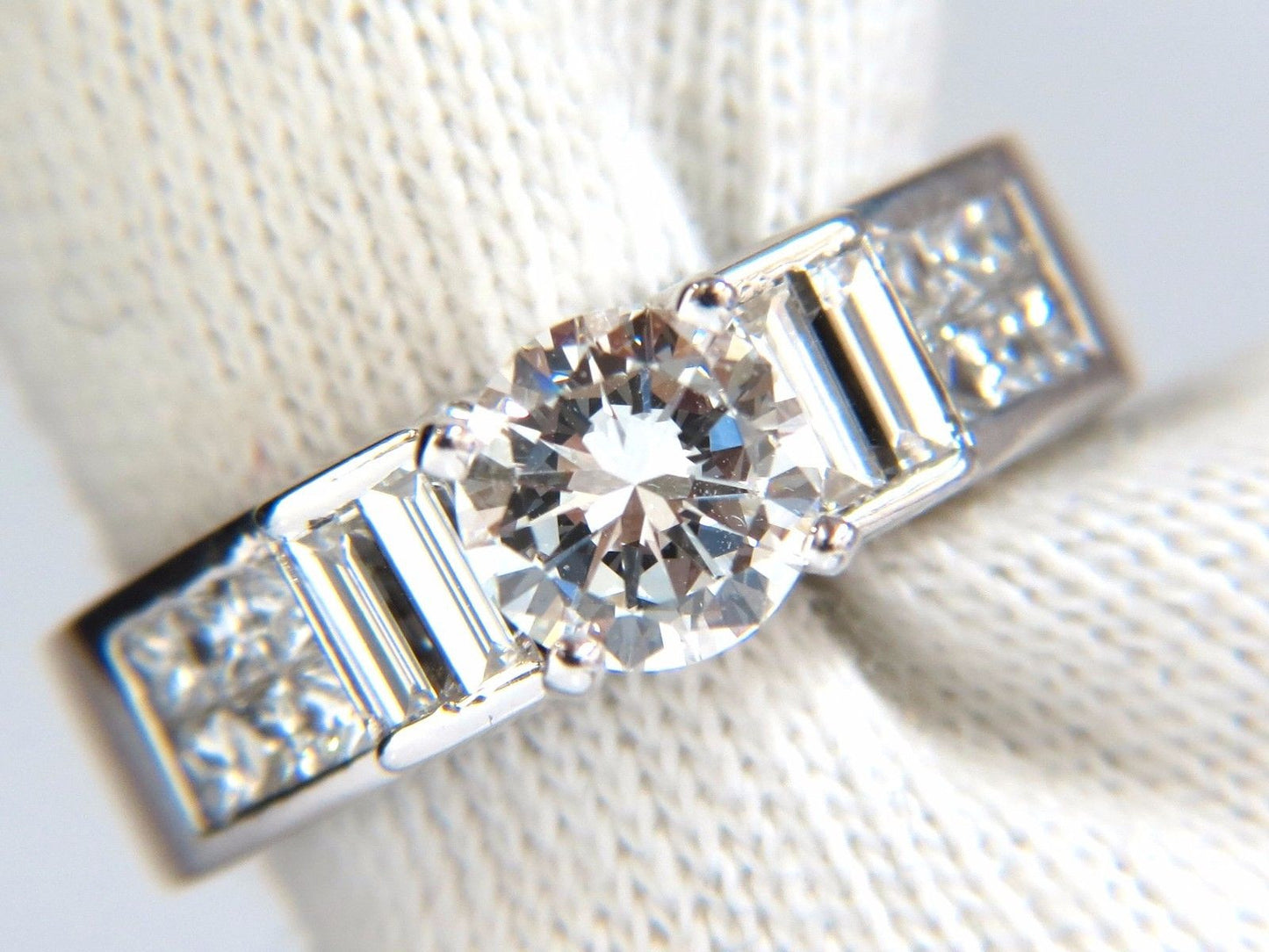 GIA Certified 1.02ct & 1.10ct round diamond baguette princess ring e/vs2 18kt