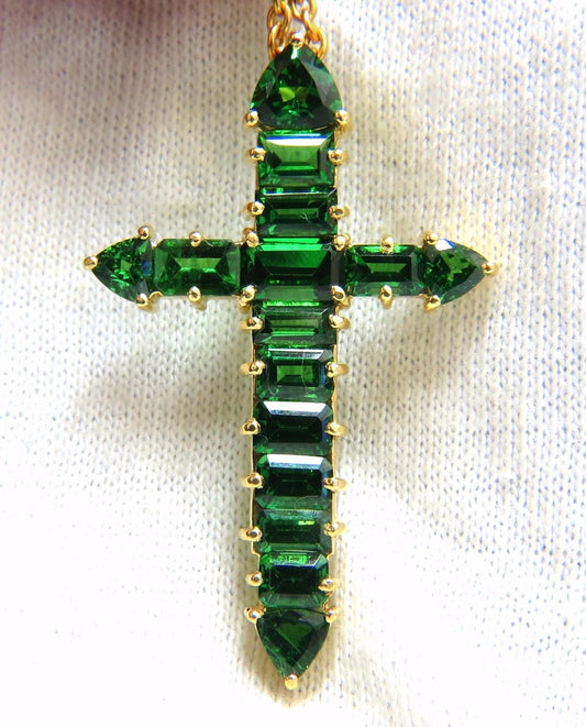 12.00ct natural vivid green tsavorite cross 18kt & chain