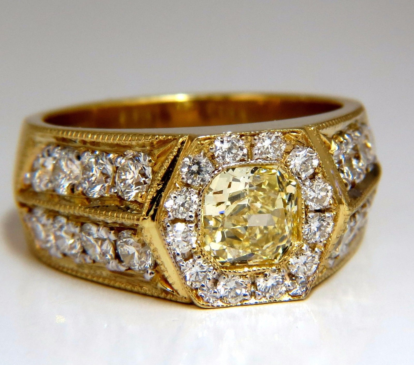 GIA Certified 2.95ct natural Fancy Yellow diamonds mens ring 18kt Hexagon Deck