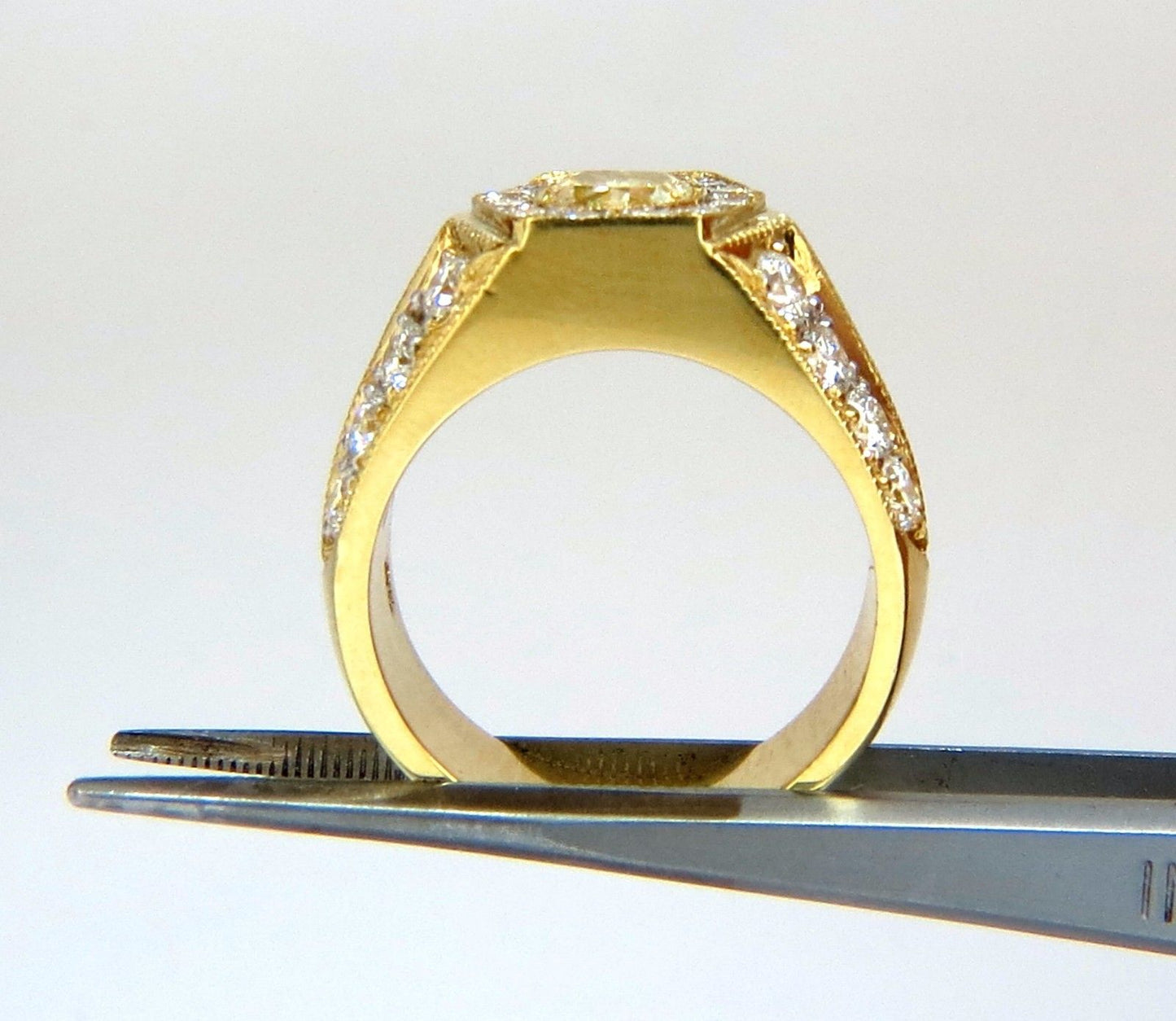 GIA Certified 2.95ct natural Fancy Yellow diamonds mens ring 18kt Hexagon Deck