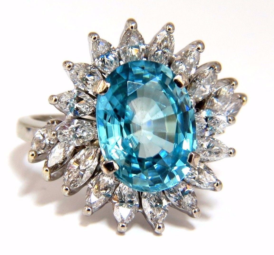 7.70ct Natural Indigo Blue zircon Diamonds Ring 18kt