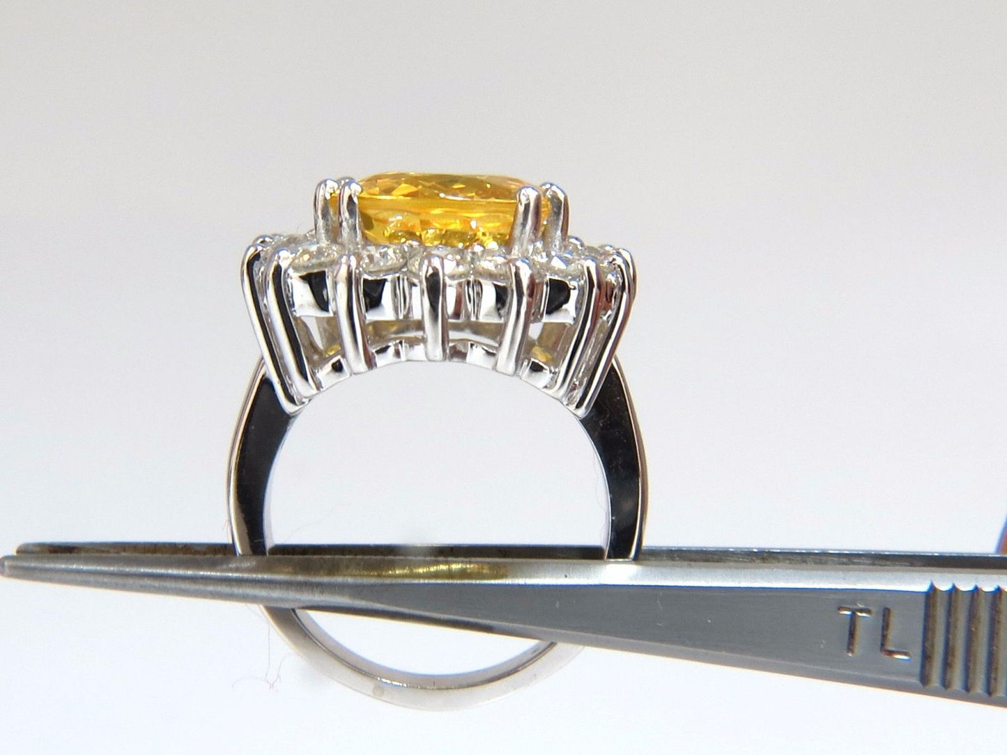 11.81ct Natural Yellow Sapphire diamonds ring 14kt Canary Bright