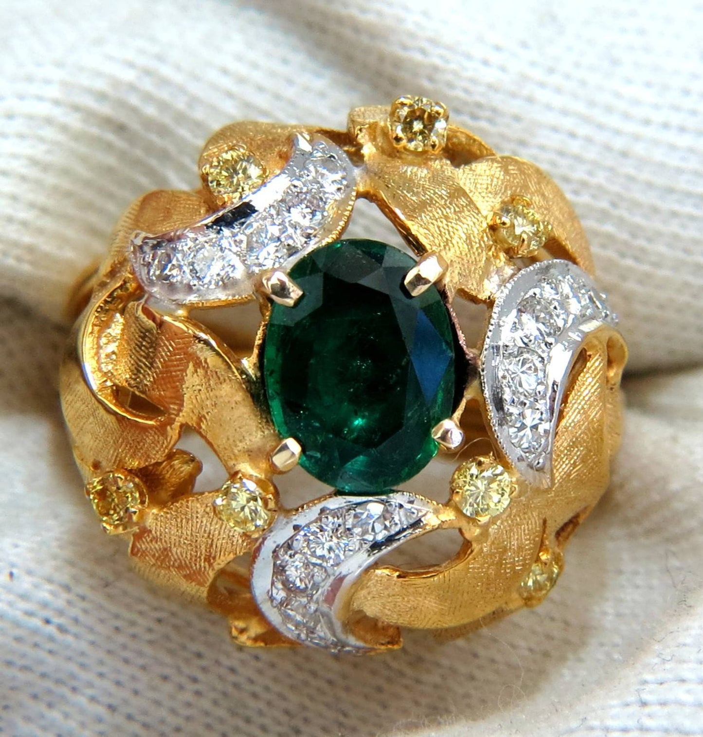 2.08ct Natural Oval Emerald diamond ring 14kt Florentine Dome