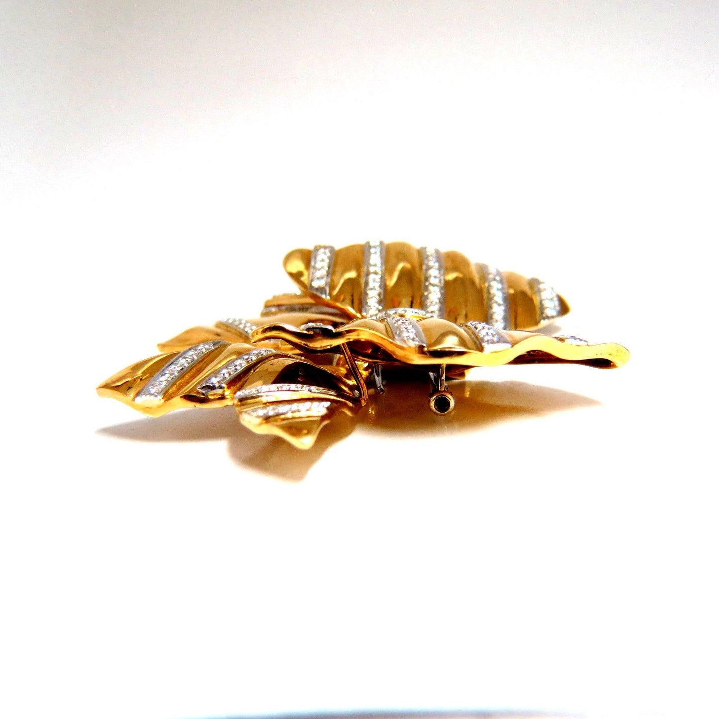 4.00ct Diamonds Large Sized Ribbon Pin 3D