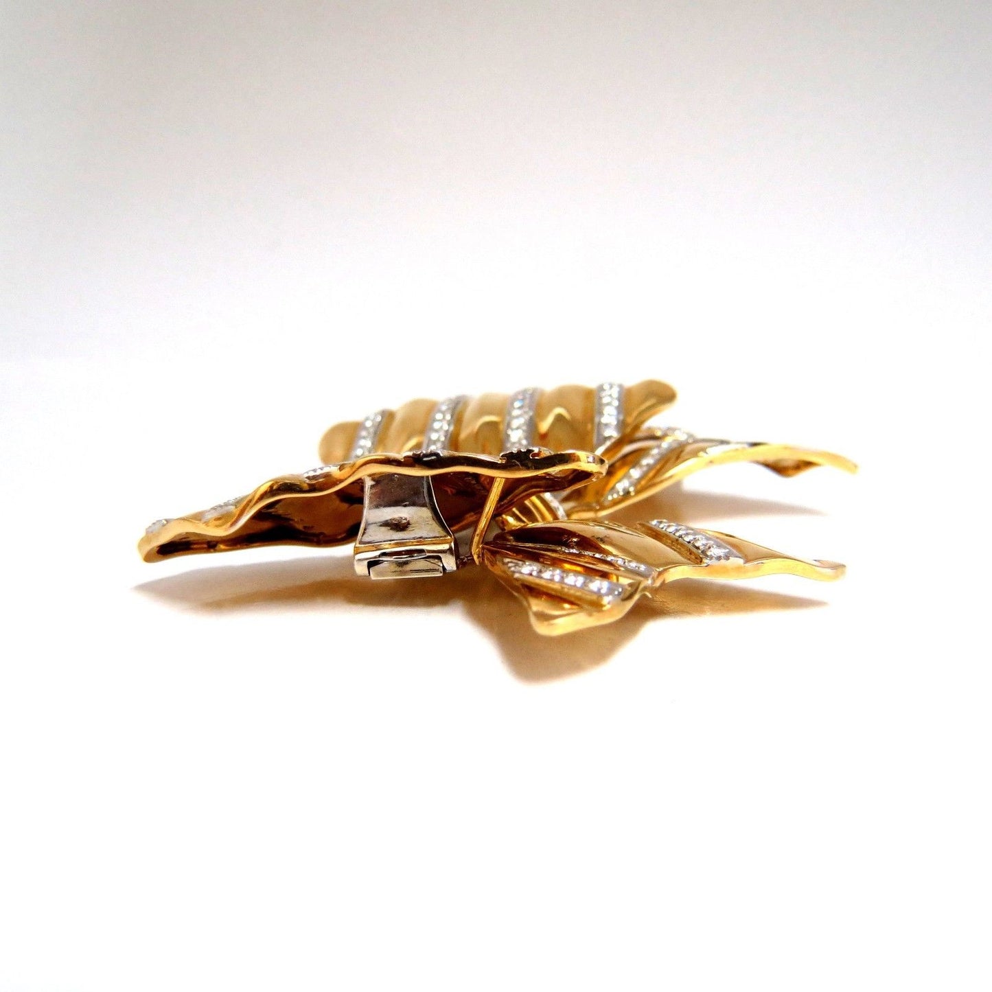 4.00ct Diamonds Large Sized Ribbon Pin 3D