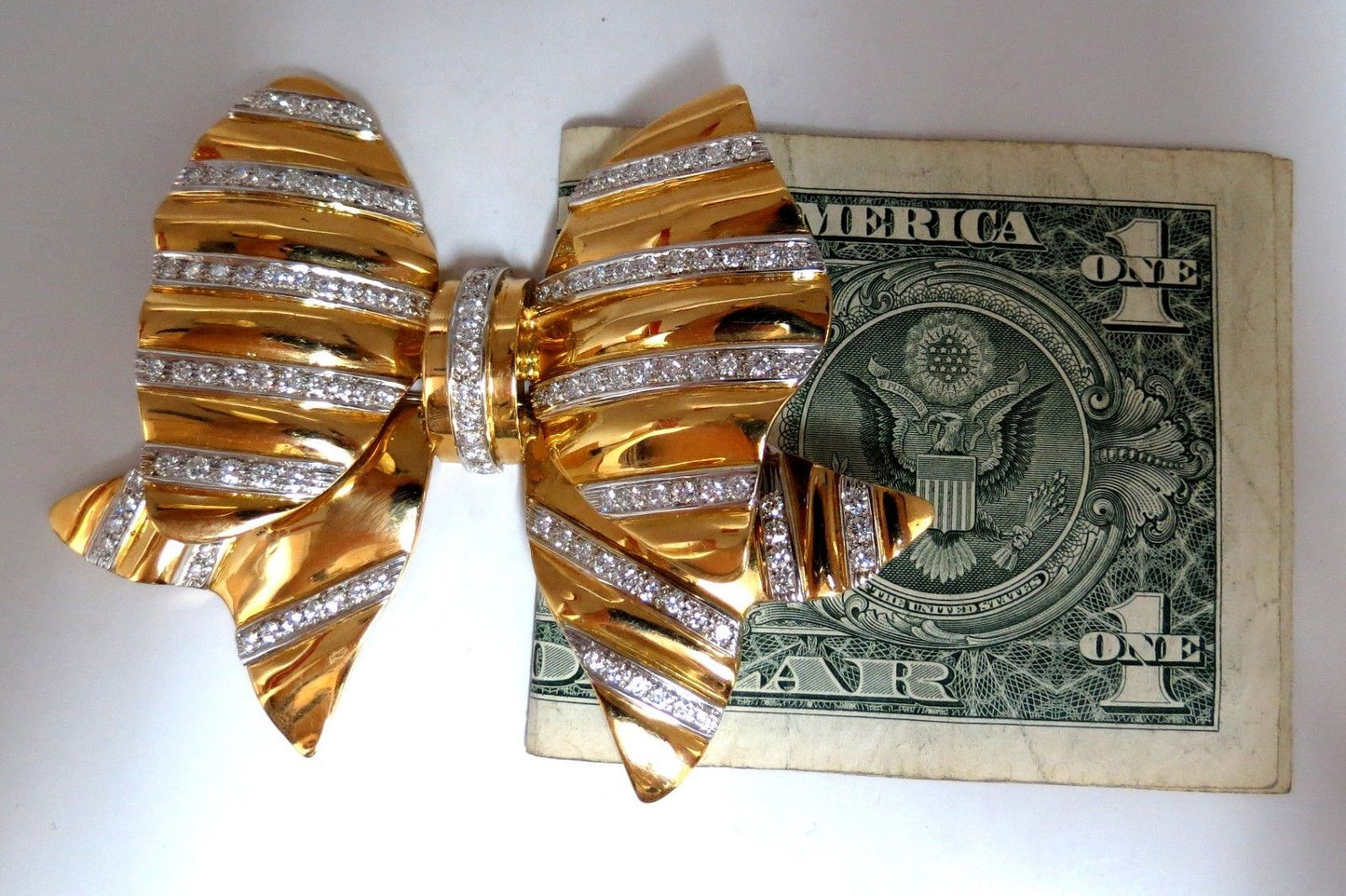 4.00ct Diamonds Large Sized Ribbon Pin 3D