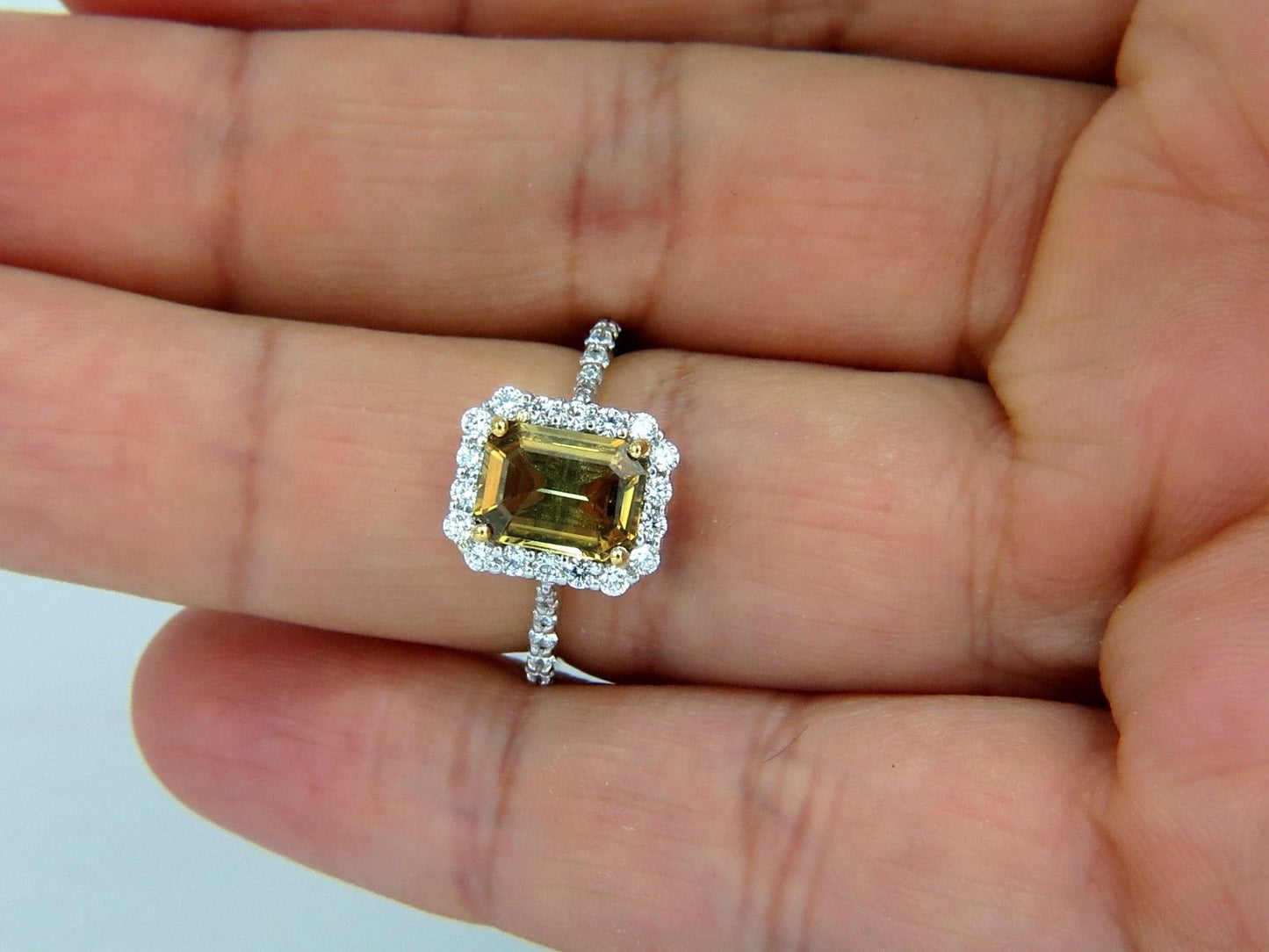 2.60ct natural vivid golden sapphire diamonds ring 14kt halo classic