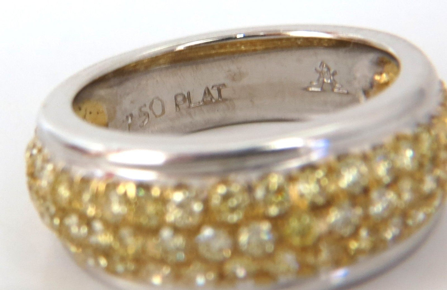 1.60ct Natural Fancy Yellow Diamonds Ring 18kt