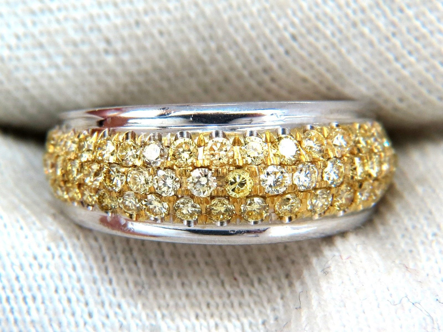 1.60ct Natural Fancy Yellow Diamonds Ring 18kt