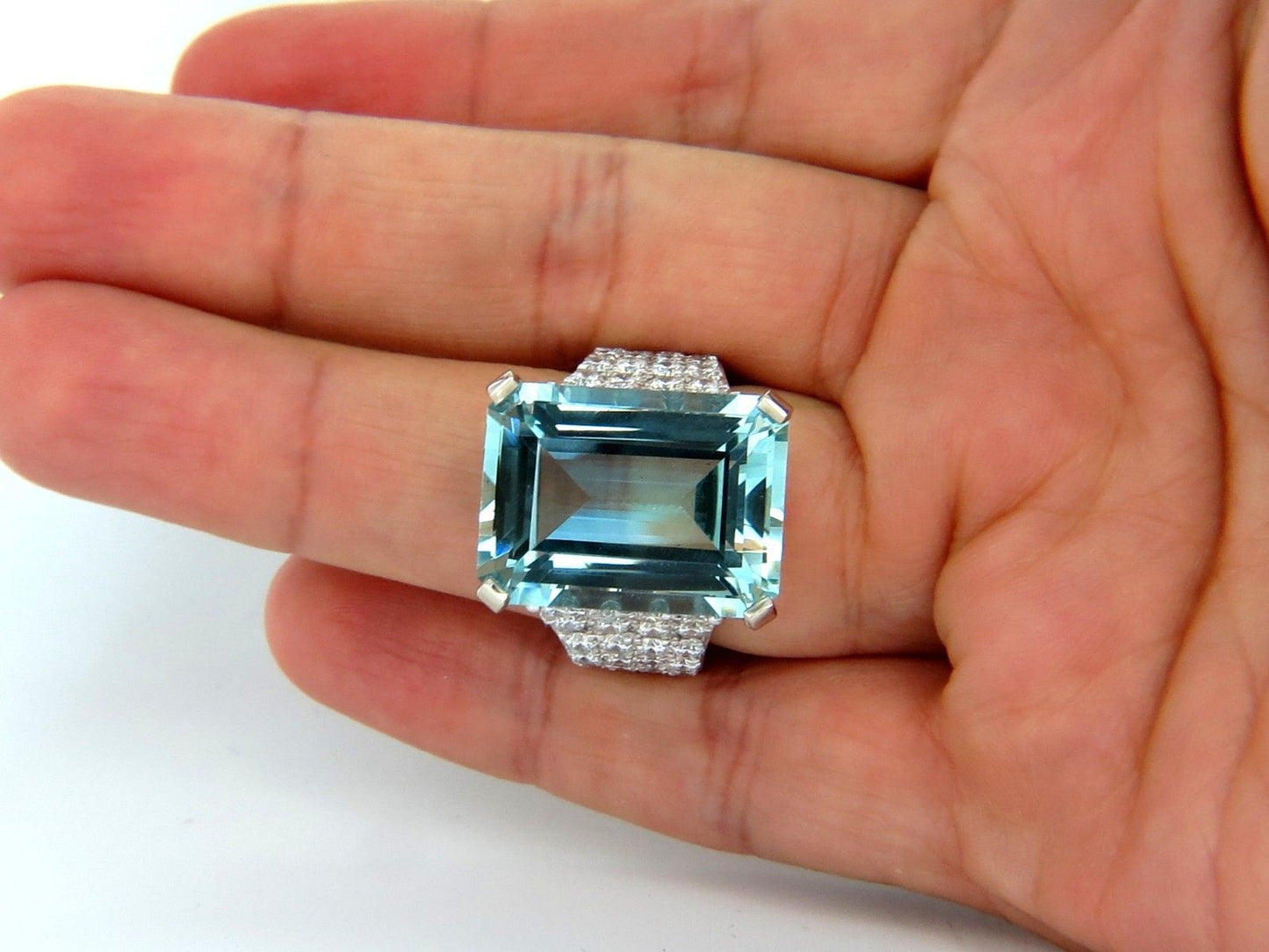 GIA Certified 28.26ct Natural Aquamarine diamonds ring Vivid 14kt