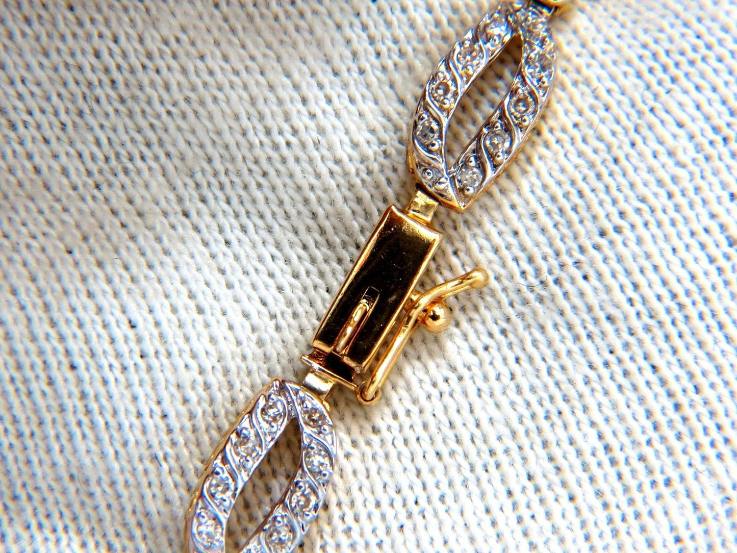 1.40ct Open Leaf Pattern diamonds bracelet 14kt