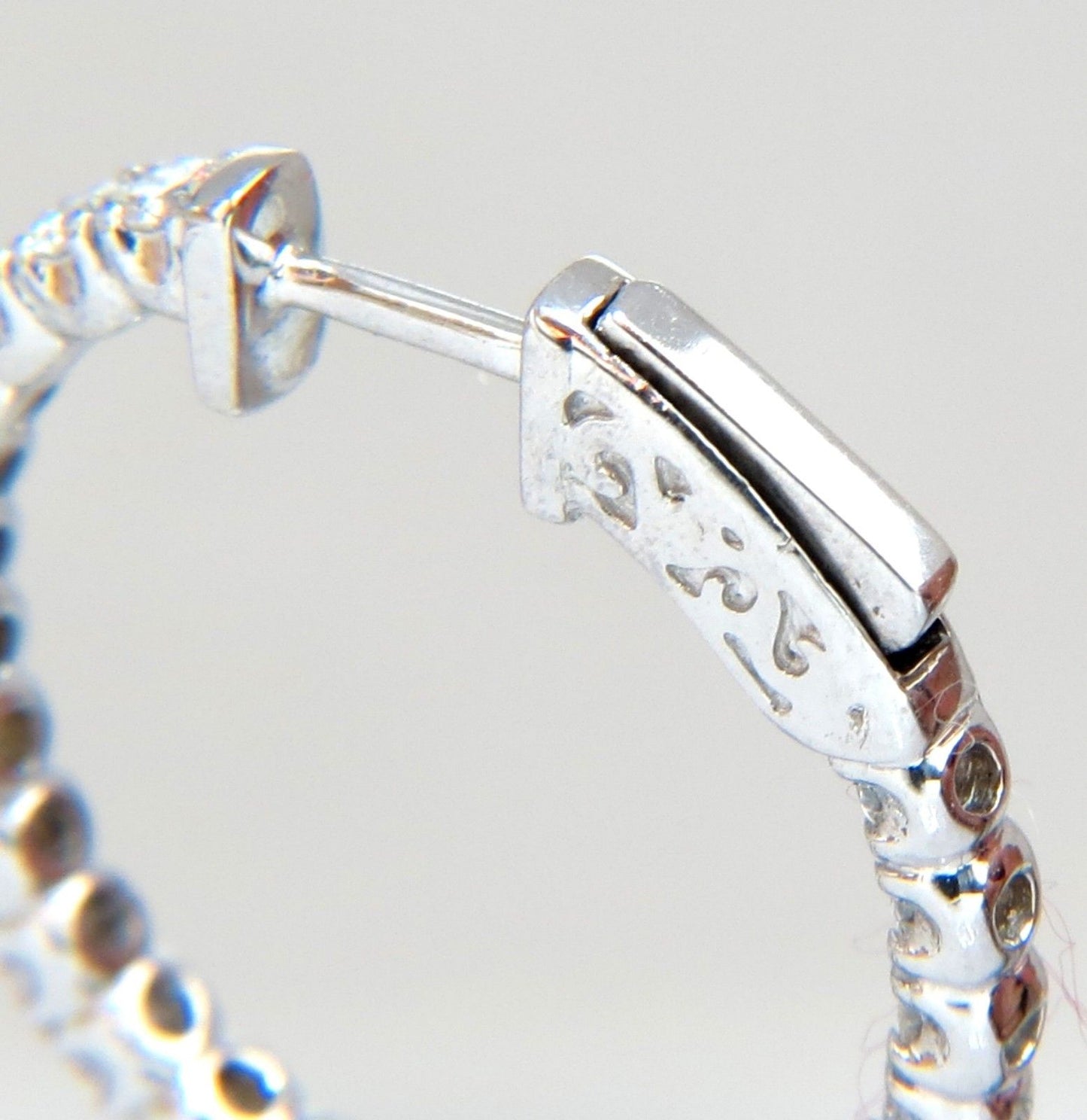 1.52ct. Natural Round Diamonds Hoop Earrings 14 Karat