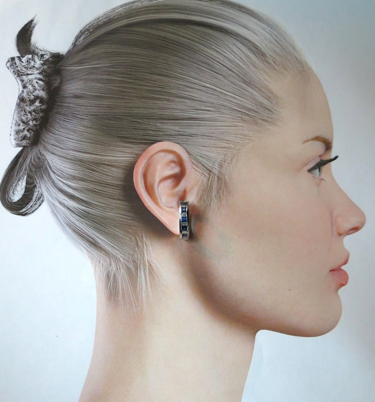 1.70ct Natural Sapphires & diamonds Huggie Earrings