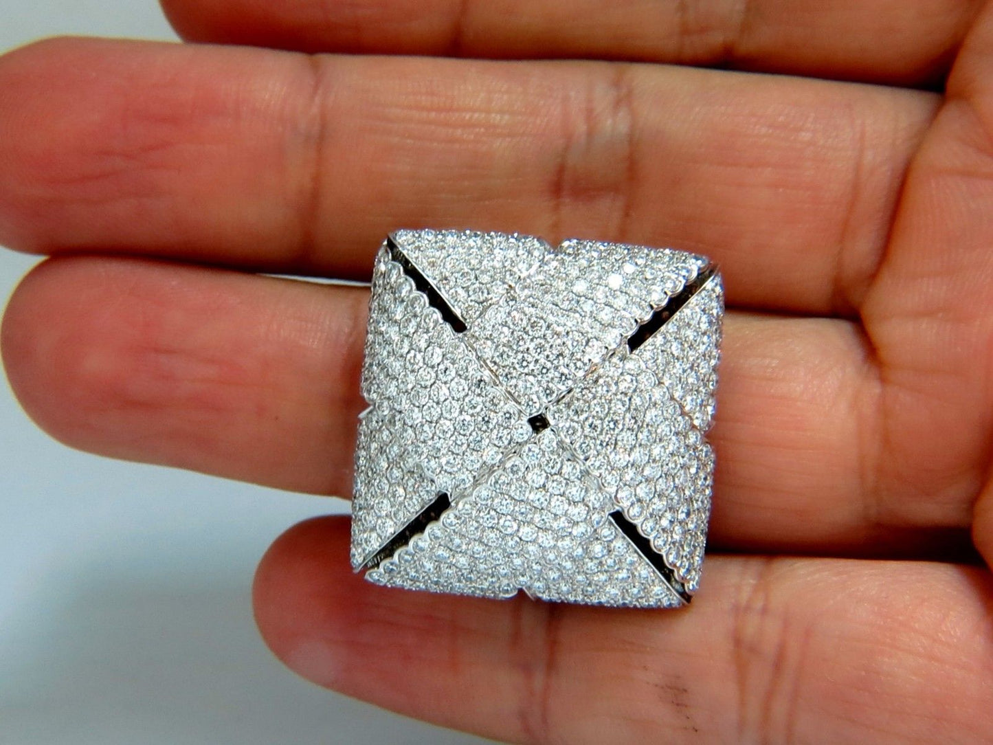 7.15ct 3D Unisex Cross weave Dome Diamond Ring 18 karat