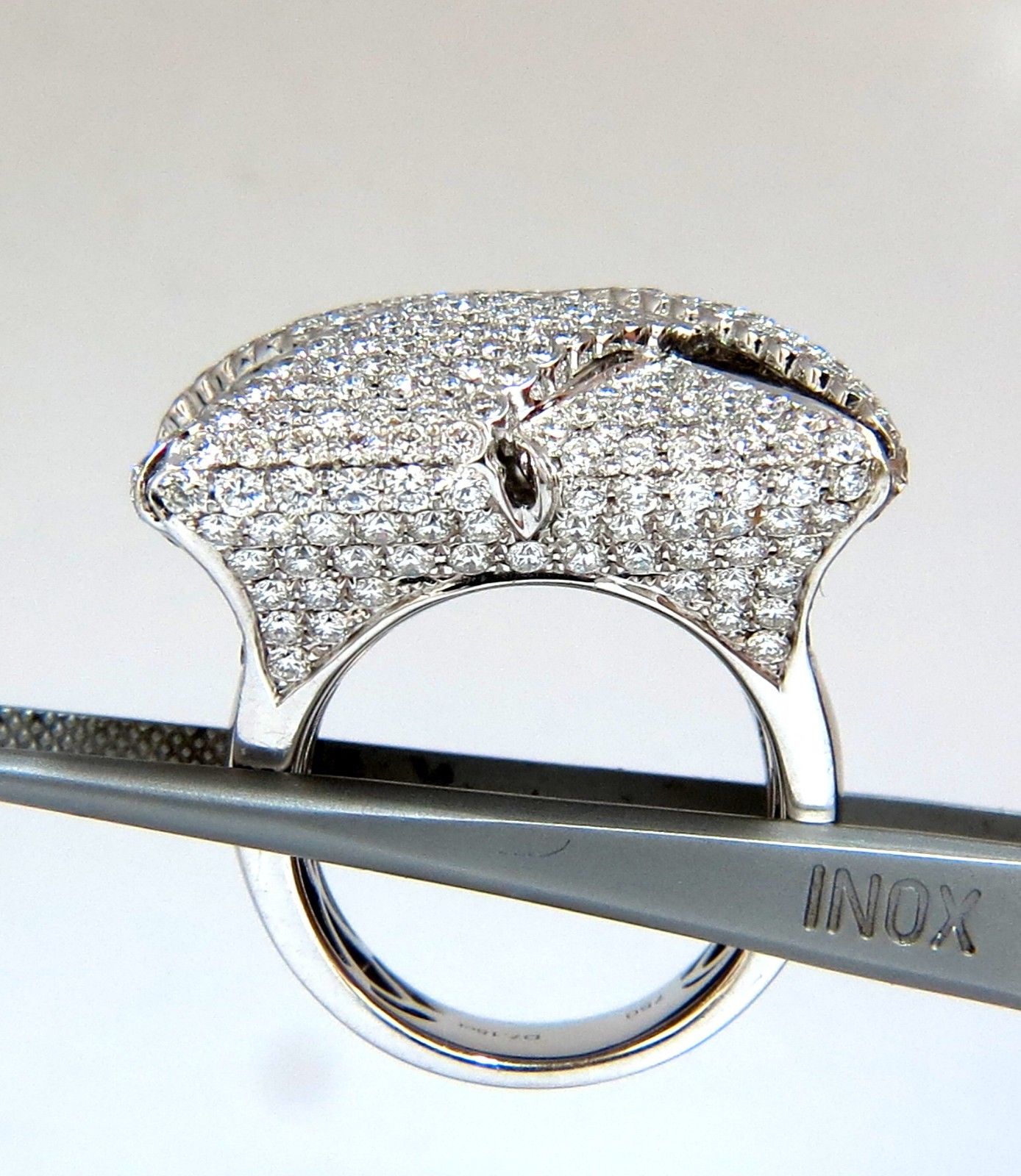 7.15ct 3D Unisex Cross weave Dome Diamond Ring 18 karat
