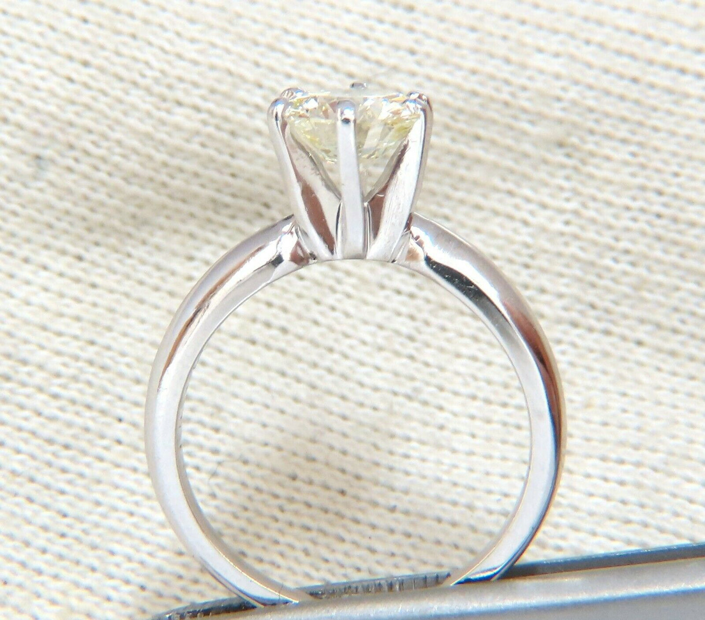 GIA Certified 1.01ct round cut diamond solitaire ring platinum classic N/Vs