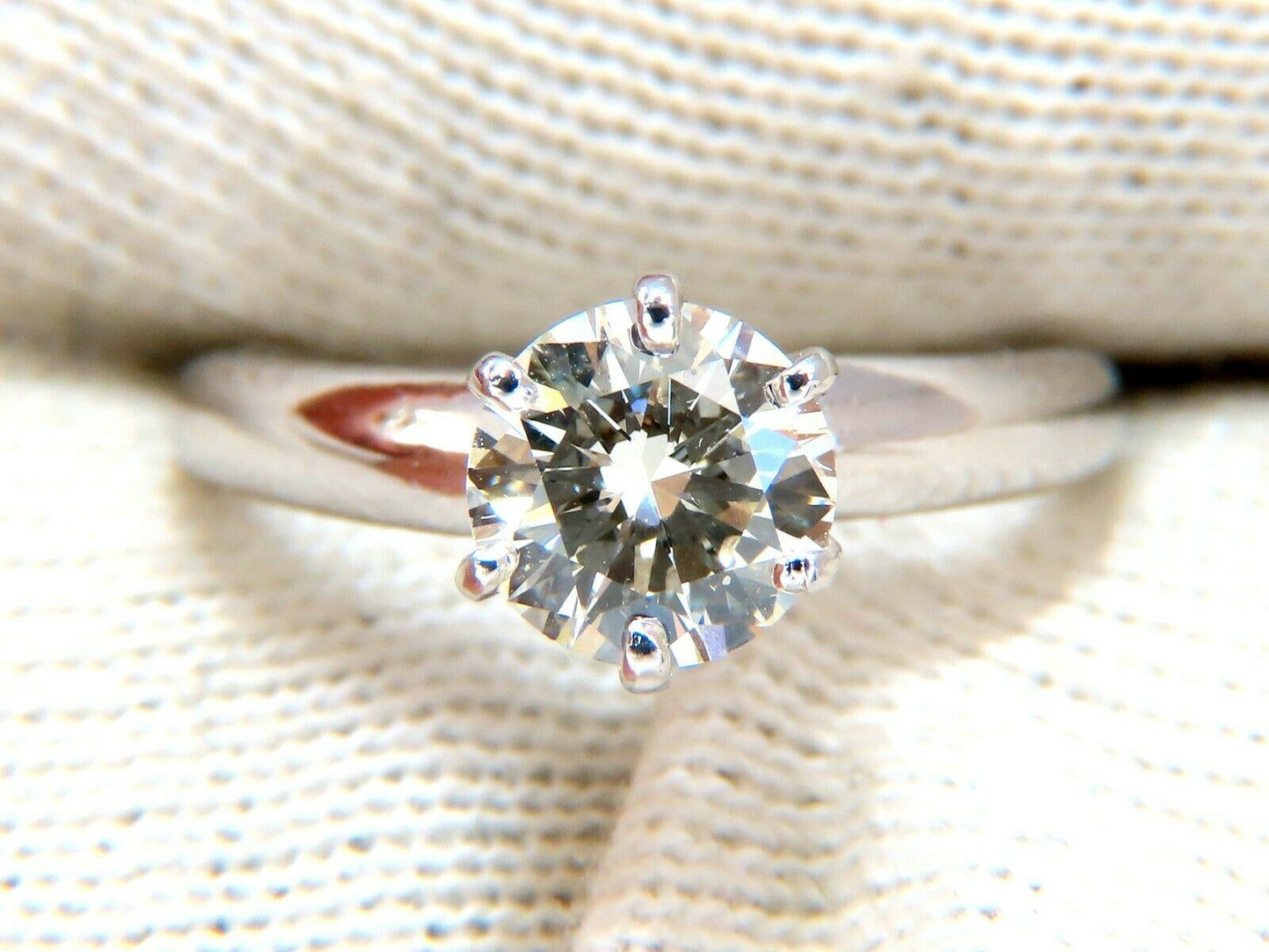 GIA Certified 1.01ct round cut diamond solitaire ring platinum classic N/Vs