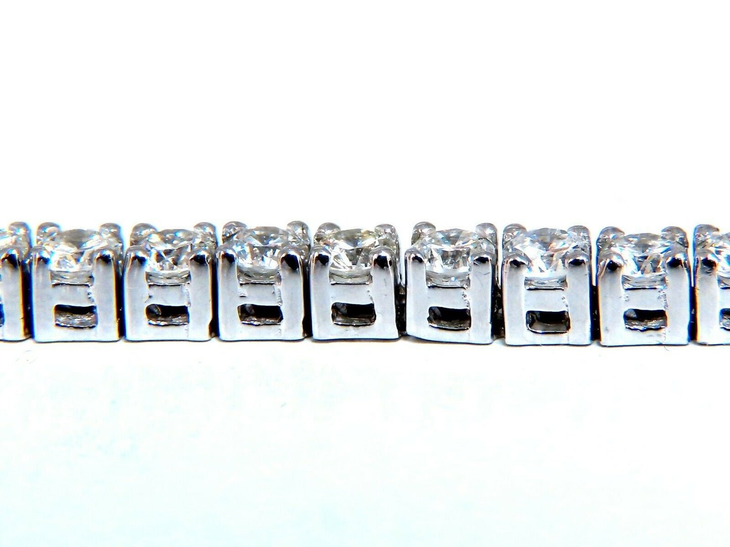 7.02ct Natural Diamonds Tennis Bracelet 18 Karat