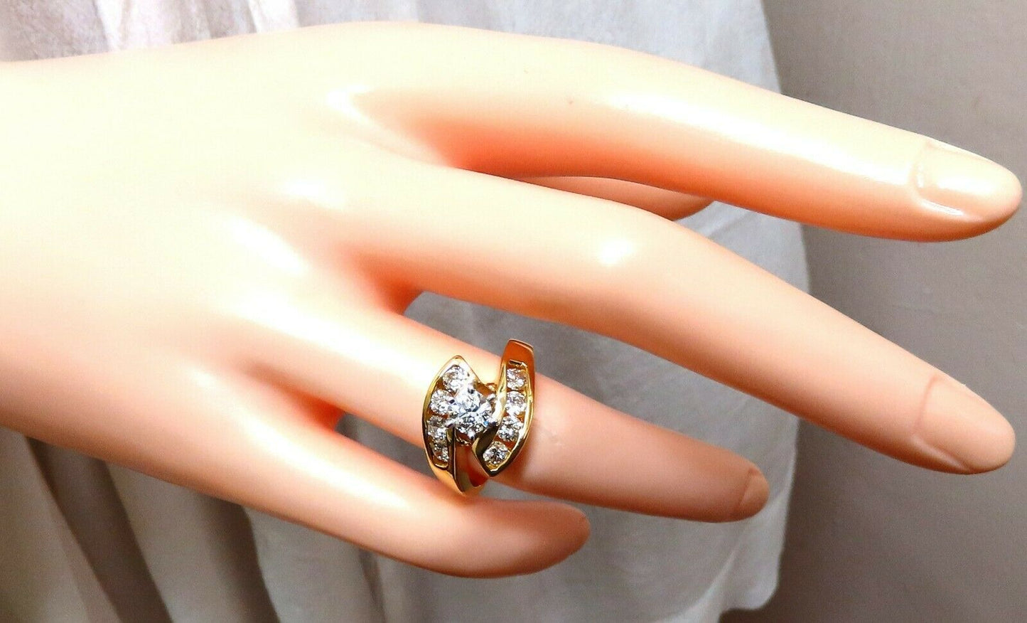 GIA Certified 1.40ct round cut diamond Crossover Engagement Ring 14 Karat