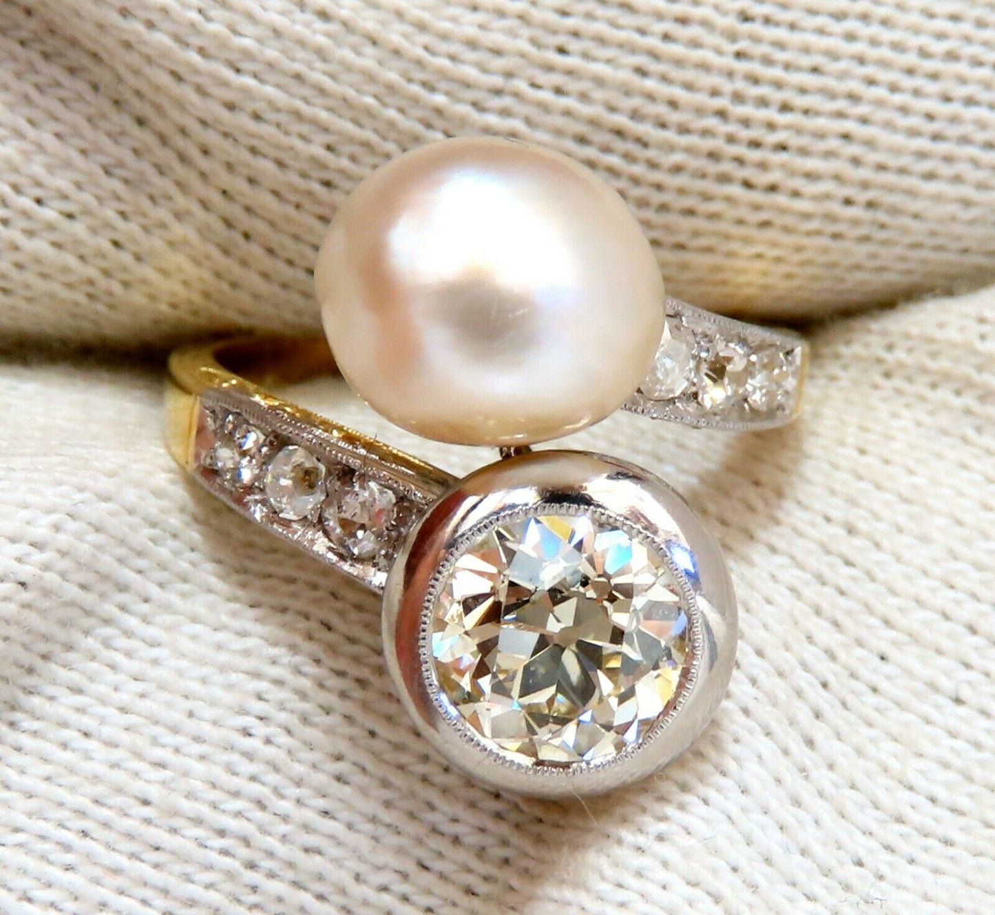 GIA Certified Natural Saltwater Pearl Light Yellow Diamonds Ring 18 Karat