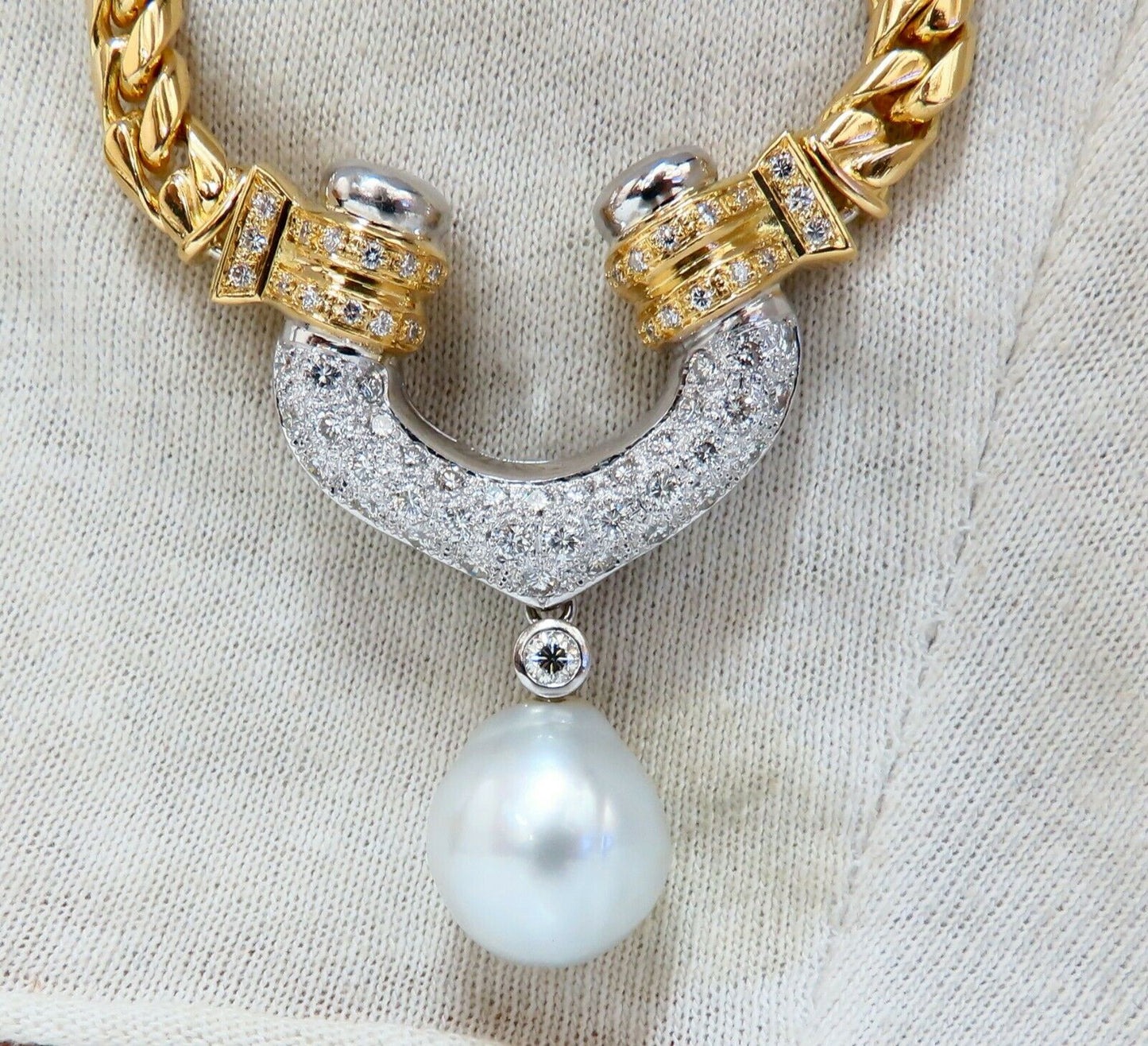 GIA certified Natural White Saltwater Pearl 3.50ct Diamonds Necklace 18 Karat