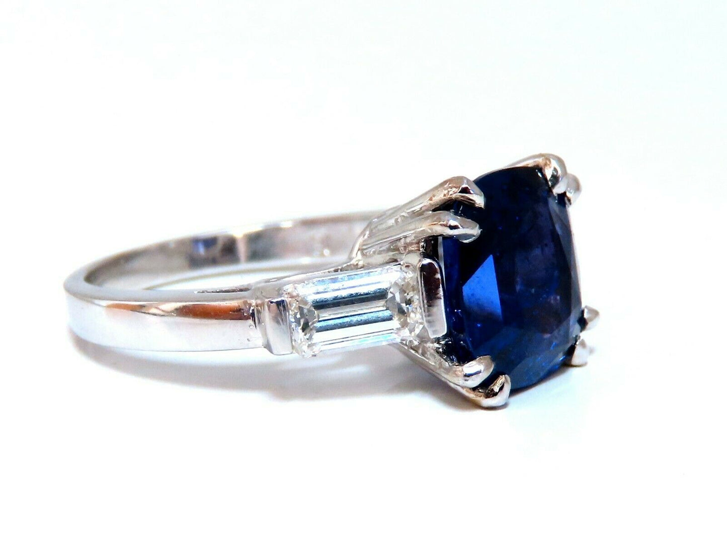 4.44ct GIA Certified Natural Color Change Blue Sapphire Ring 18 Karat