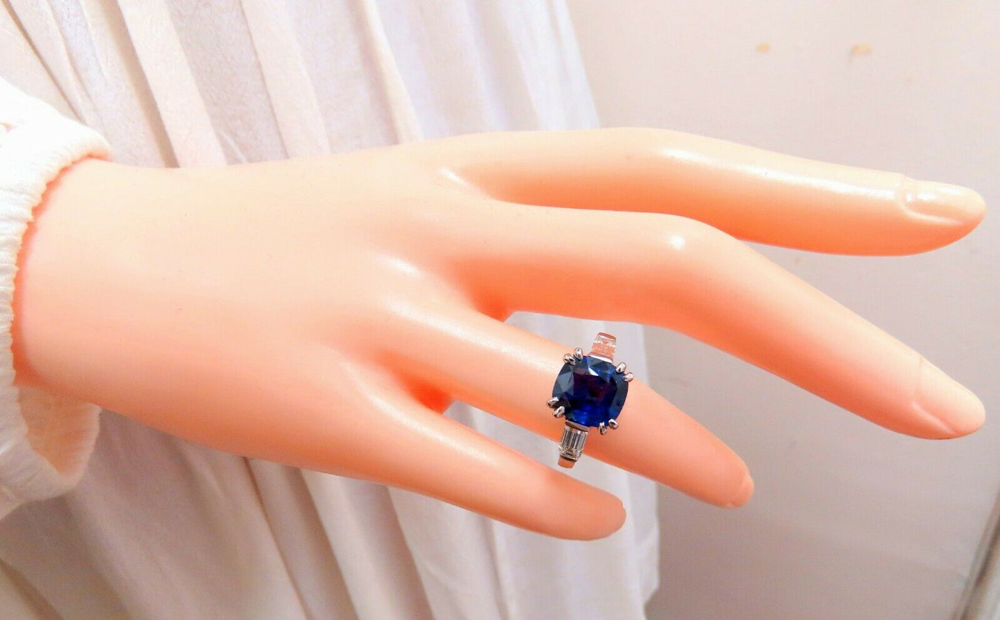 4.44ct GIA Certified Natural Color Change Blue Sapphire Ring 18 Karat