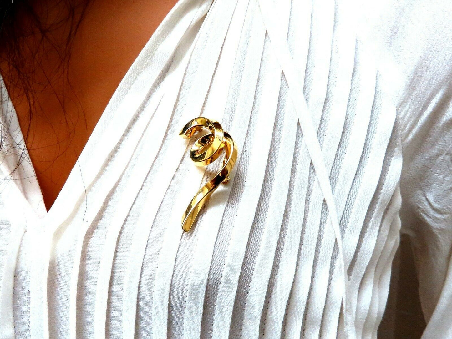 Authentic Tiffany Swirl Pin 18 karat