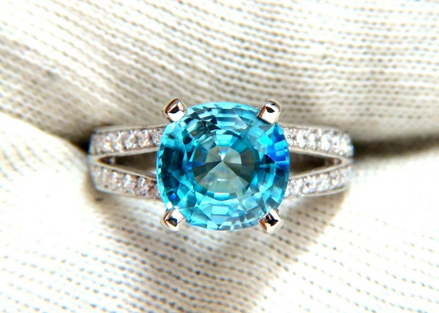 5.82ct Natural Indigo Blue zircon Diamonds Ring 14kt