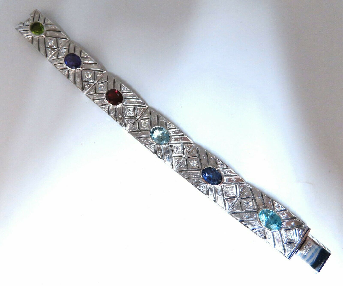 24.30ct Natural Gem Line Vintage Graver Etch Cuff Bracelet 18kt