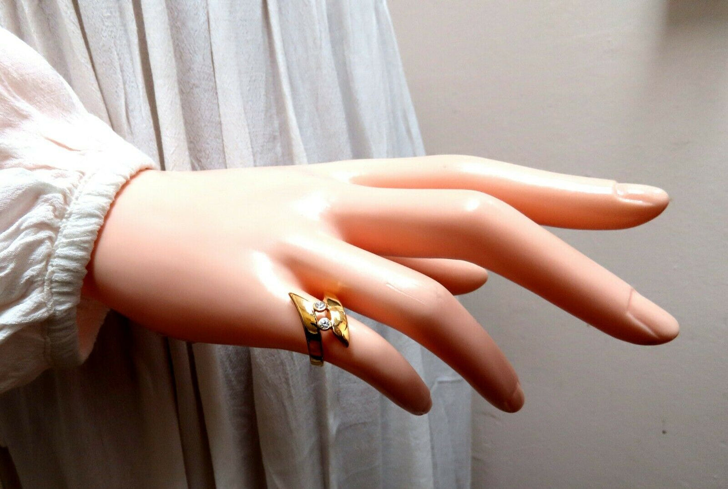 .15ct. Diamonds Cross Over Ring 14Kt Gold