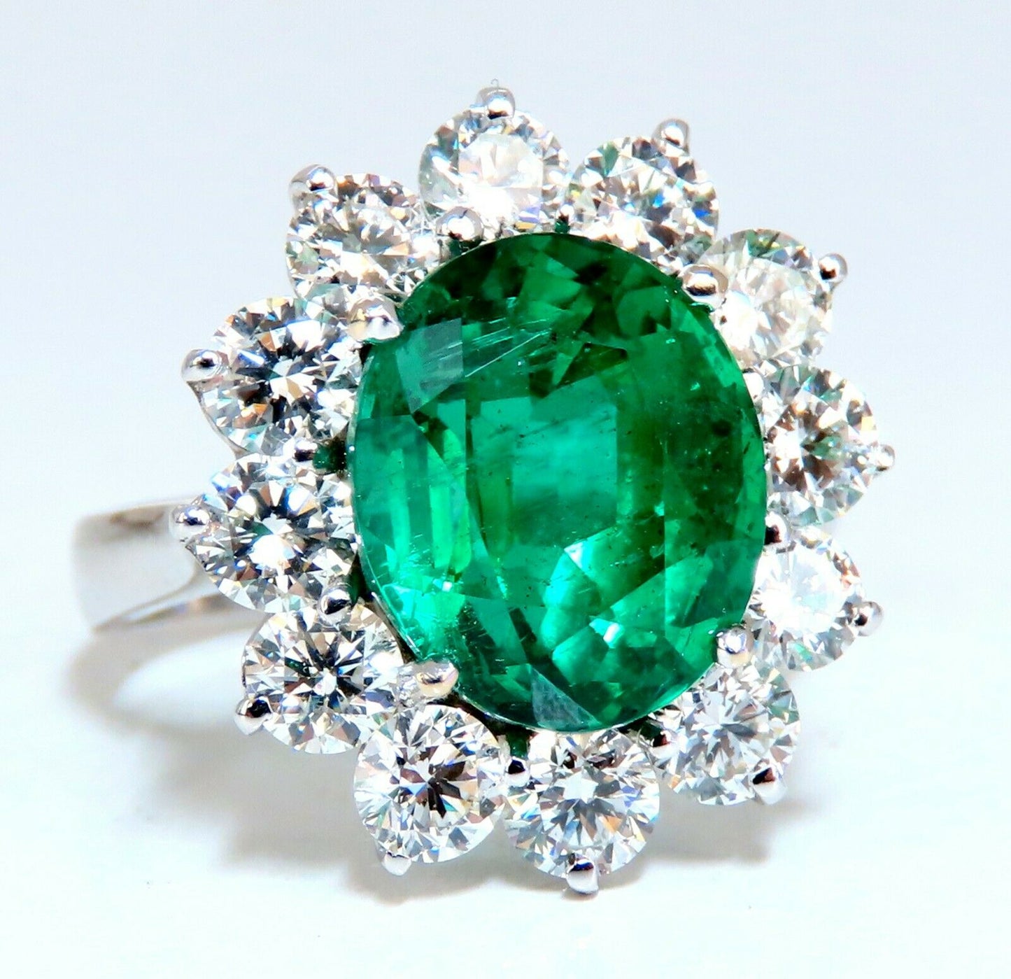 GIA Certified 4.40ct natural green emerald diamonds ring 18kt "F1" Halo Prime
