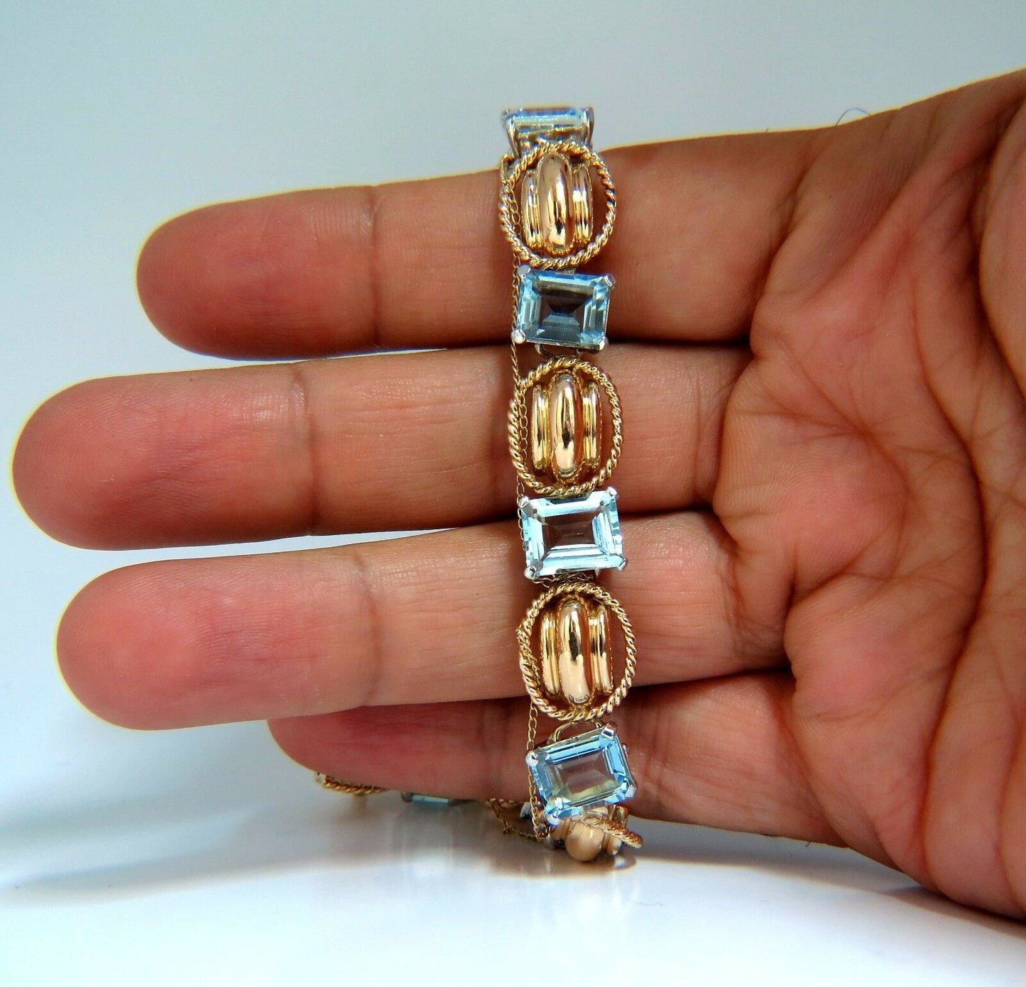 Aquamarine Bracelet Vintage 16.40ct (7) emerald cuts 18kt chain link