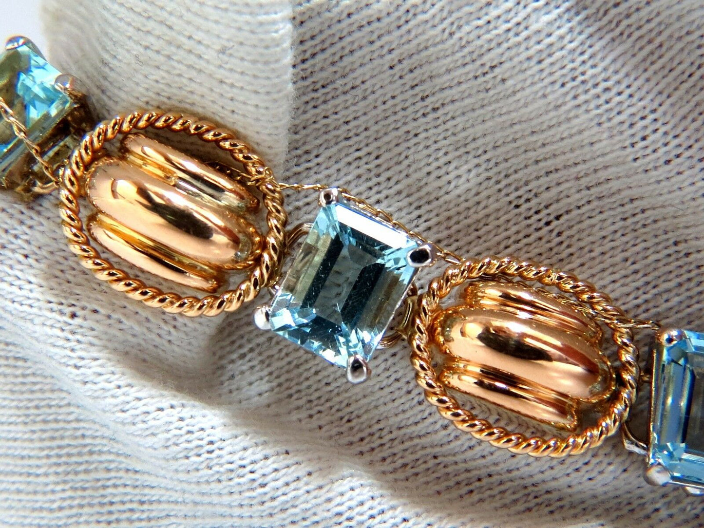 Aquamarine Bracelet Vintage 16.40ct (7) emerald cuts 18kt chain link