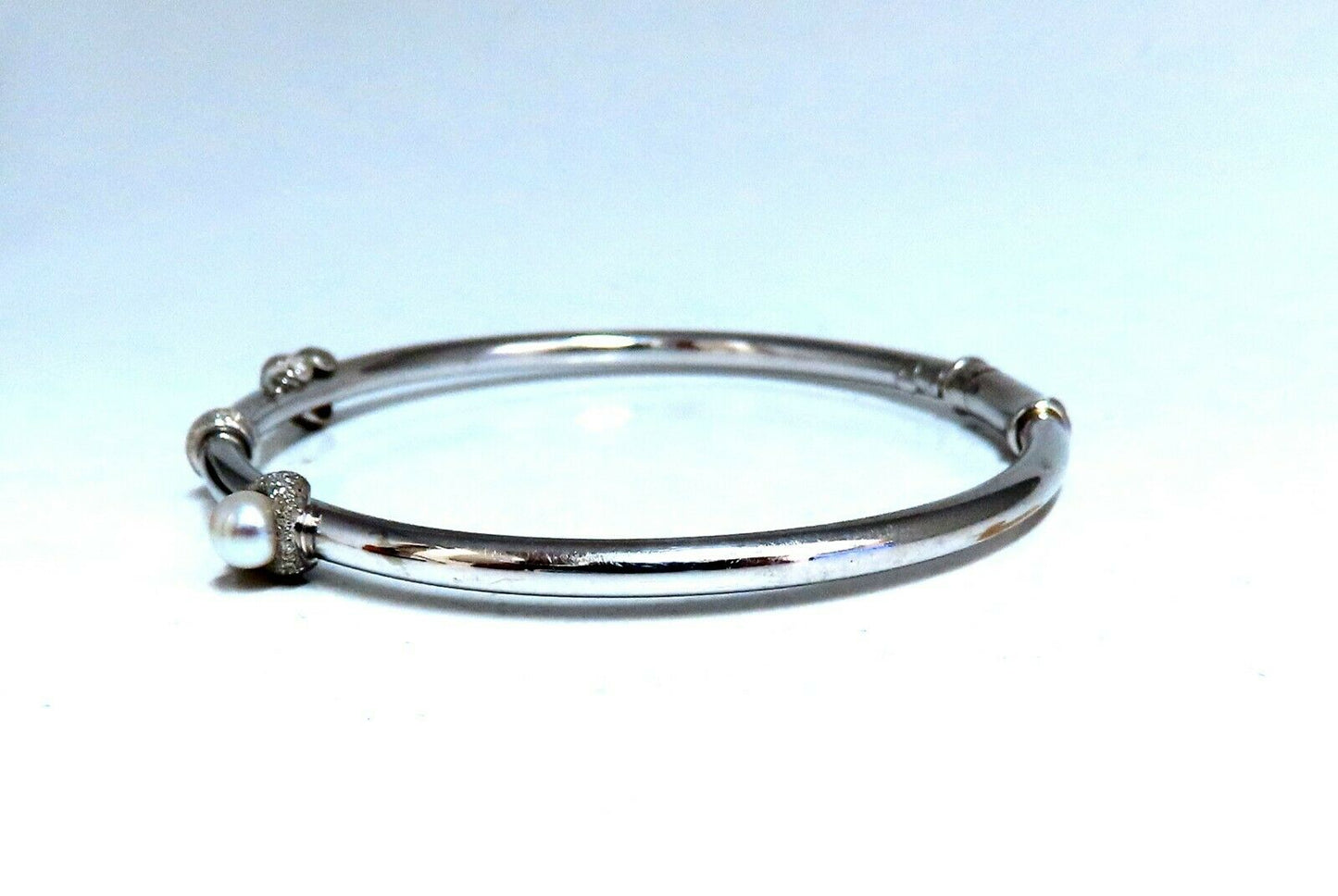 4mm South Seas Pearl Bangle Bracelet 18kt