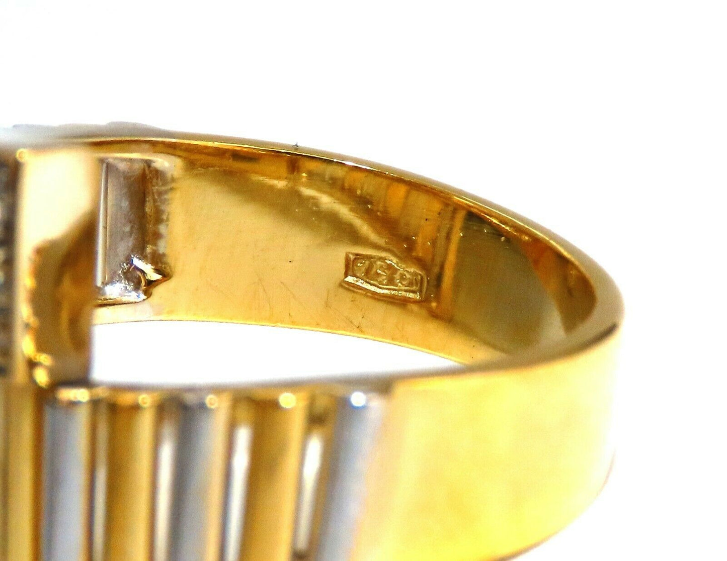 .10ct Tubular Round cut diamond ring 18kt H/vs2