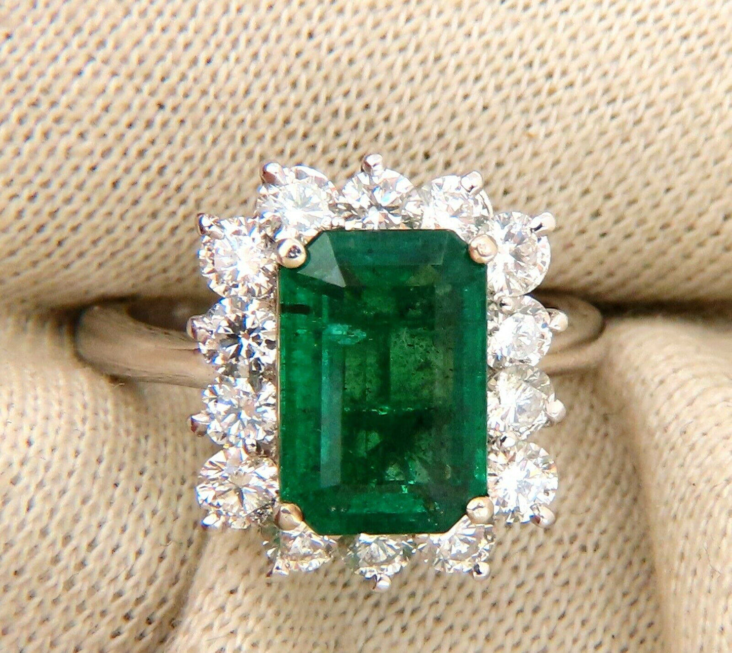 5.07ct Natural Emerald Diamonds Cluster Halo Ring 14kt